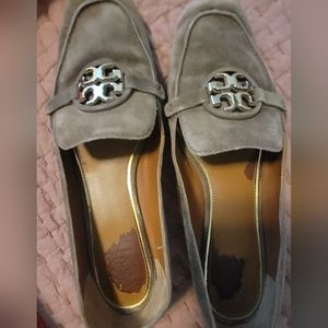 Tory Burch Metal Miller 15 MM Logo Loafers, River Rock/Gold, Size 8